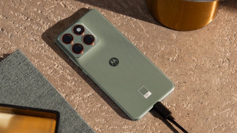 Motorola Edge 70 Swarovski